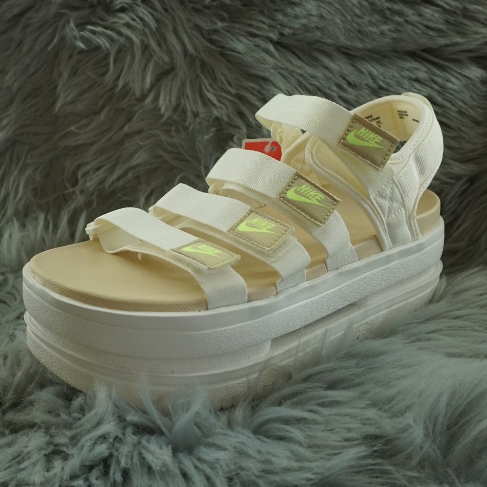 Nike Icon Classic Platform Sandals Women's Shoe Size 9 NWT Style # DH0221 101